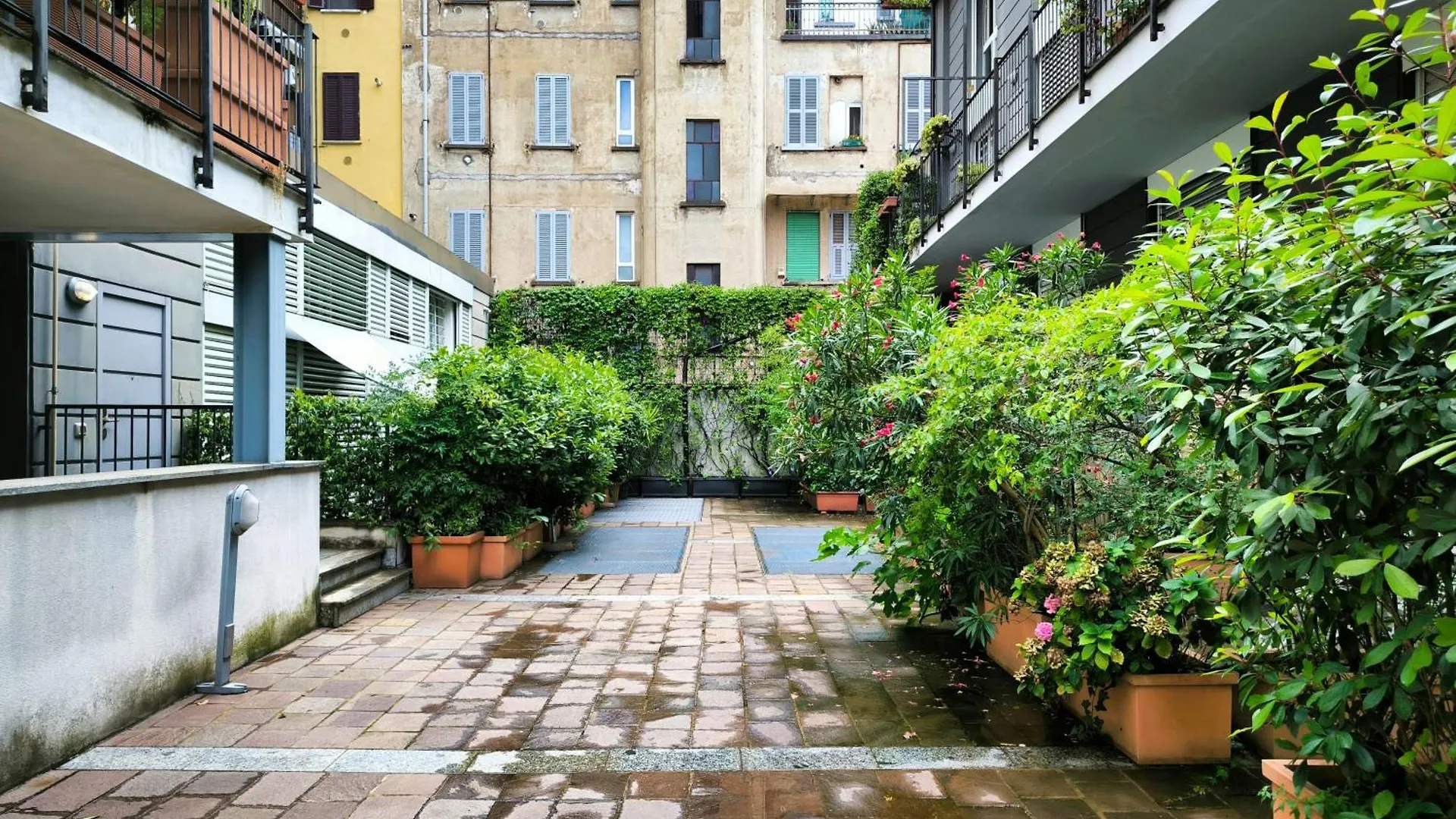 Gleaming Studio I Via Della Boscaiola Milan Italy